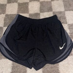 Nike shorts size medium